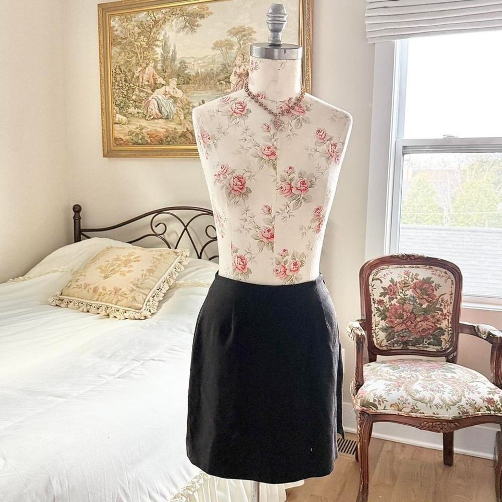 black tailored mini skirt The Limited‎ size 2